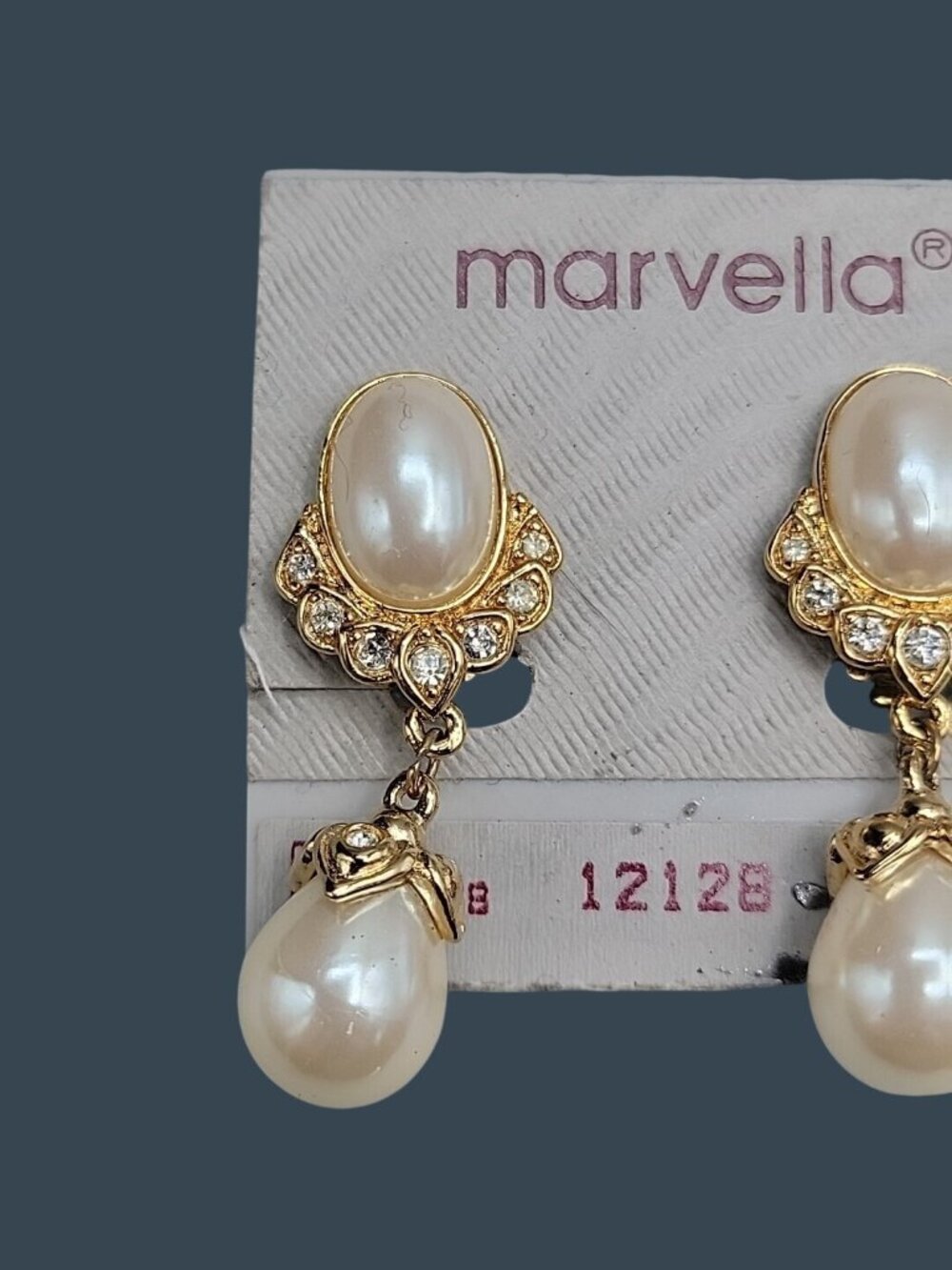 Vintage Marvella Clear Rhinestone Dangle Faux Pearl Gold Tone Clip On Earrings - Picture 3 of 4